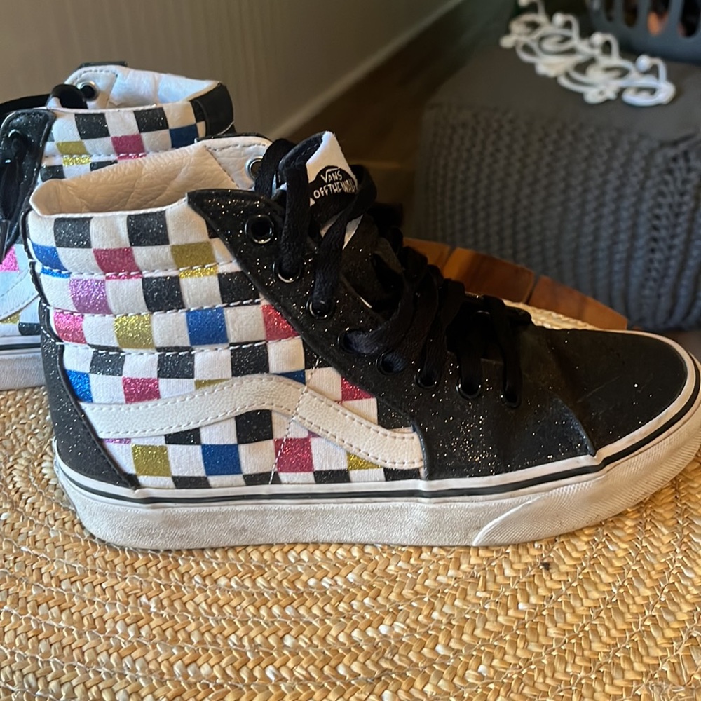 Vans - Picture 2 of 7